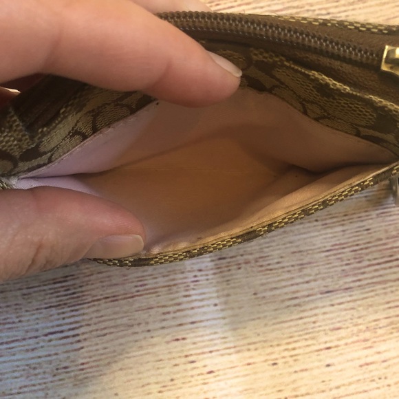 Authentic COACH coin purse - Picture 4 of 6